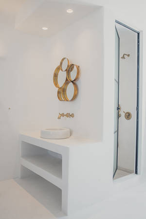Koukoumi Vegan Hotel superior suite sink